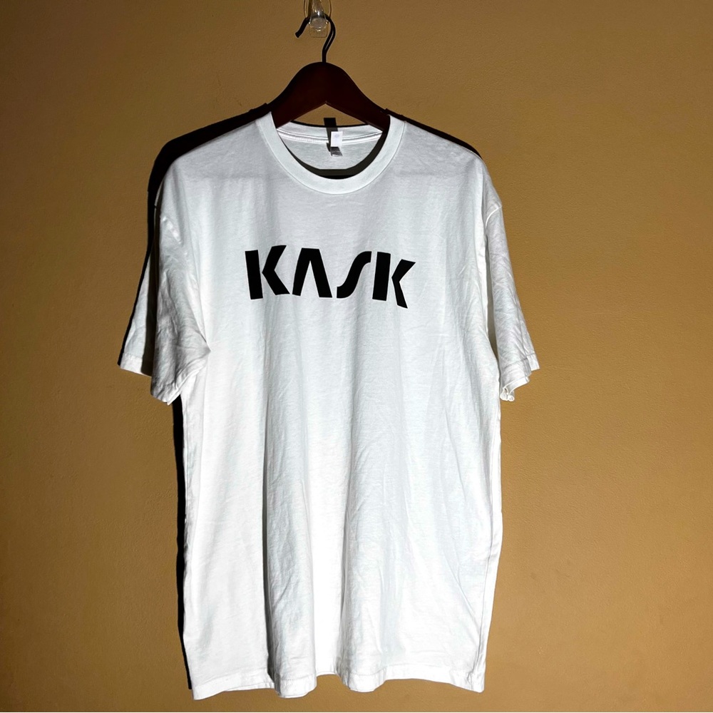 MEN’S SHIRTS next label apparel white with black graphic